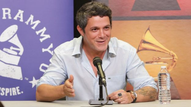 El cantante español Alejandro Sanz ha ganado varios premios Grammy en categorías de música latina.