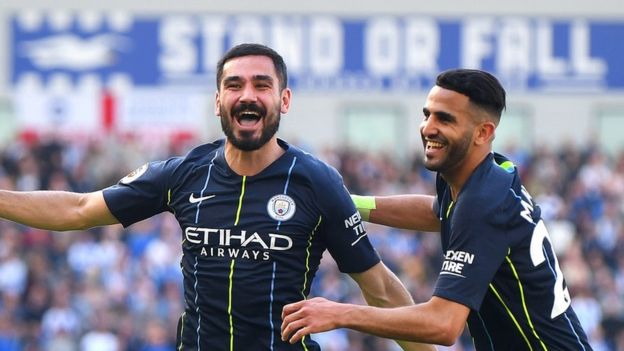 Manchester City fans celebrate Premier League win - BBC News