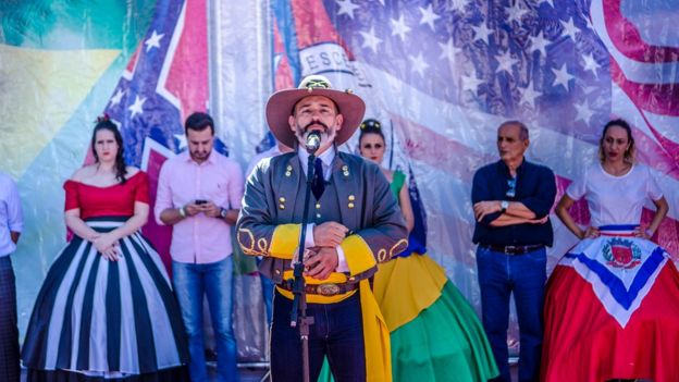 João Padovese discursa em evento organizado pela Fraternidade e Descendência Americana em Santa Bárbara