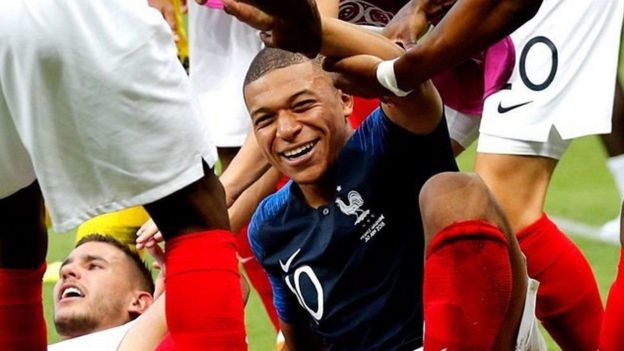 Je Paris St-Germain itamuongezea mkataba Mbappe?