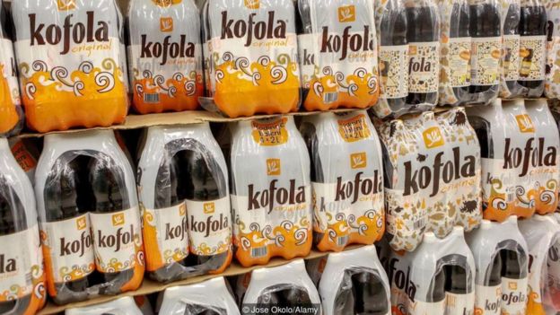 A coca cola que fruta feita de e
