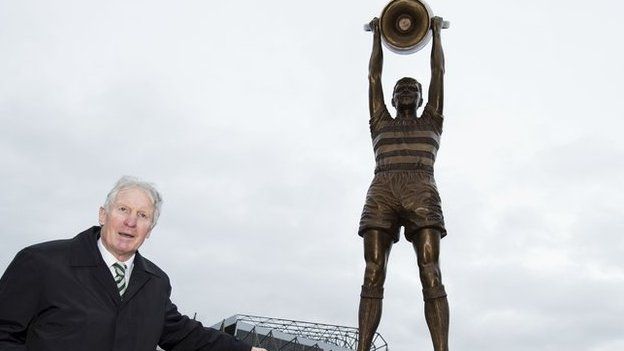 Celtic unveil Billy McNeill statue