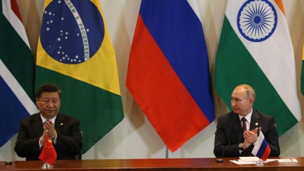 Putin y Xi Jinping en la cumbre de los BRICS en Brasil en 2014.