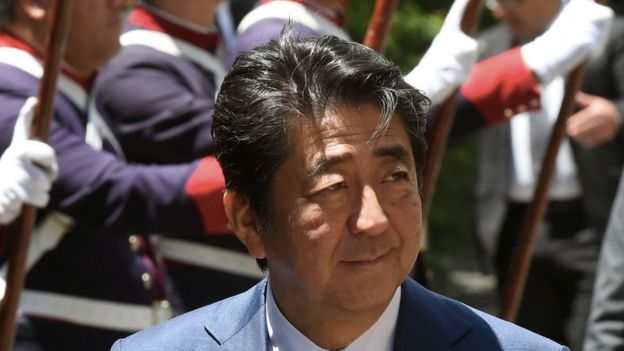 Image captionEl primer ministro de Japón, Shinzo Abe, ha sido "proactivo" con el libre comercio.
