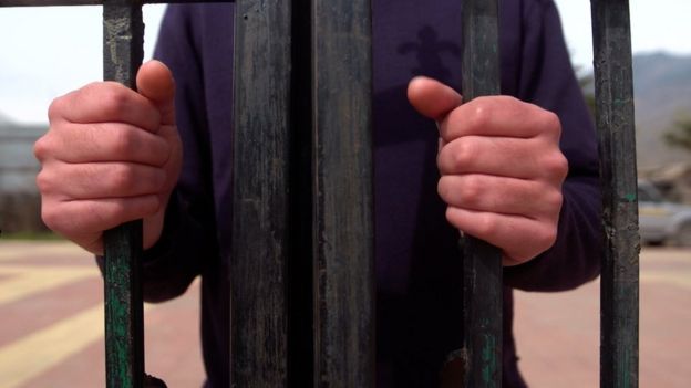 குழந்தை பருவத்தில் பாலியல் வல்லுறவுக்கு உள்ளான காஷ்மீர் இளைஞர்