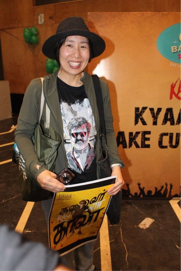 ஜப்பான் நாட்டு ரசிகர்கள்