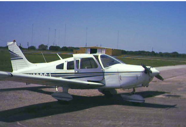 A Piper Warrior plane