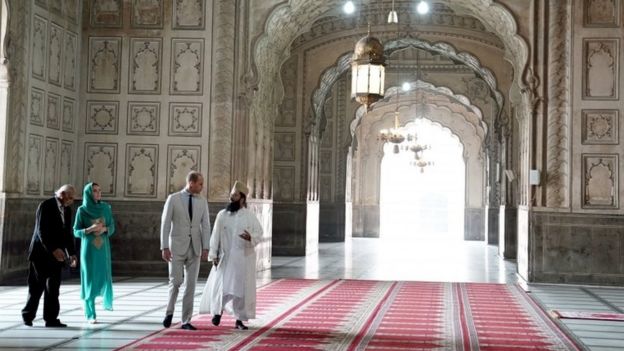 Duke and Duchess of Cambridge's mosque visit