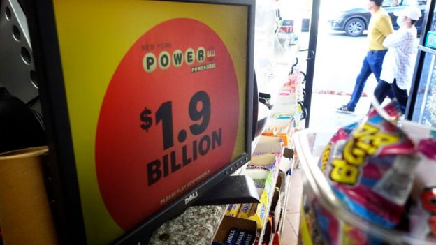 US Lottery Player Wins $1.58bn Mega Millions Jackpot - BBC News