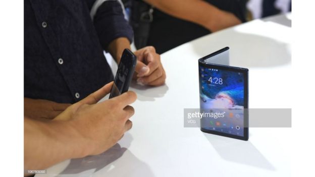 Royole FlexPai là "smartphone có thể gập đầu tiên trên thế giới"