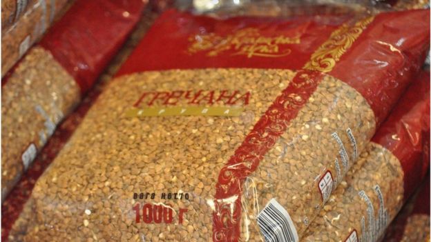 Наявність гречки в магазинах стала мірилом кризи для українців