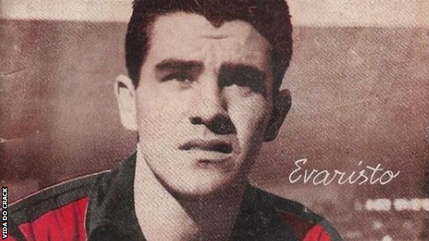 Evaristo, pictured as a Flamengo player in the 1950s