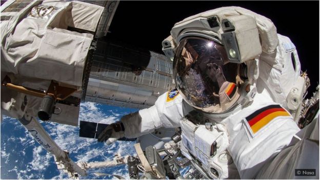 Astronauta na Estação Espacial Internacional