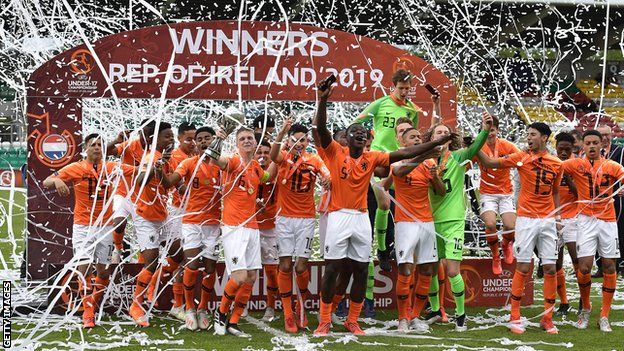 Netherlands celebrate Under-17 European Championship win