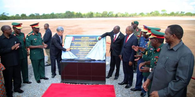 Rais Magufuli azindua uwanja wa ndege vita Ngerengere