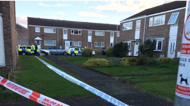 St Neots shooting: Officer shot man he 'feared might kill' - BBC News