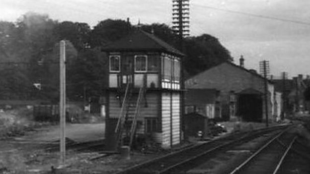 Petition calls for Stonehouse railway station to be reopened - BBC News