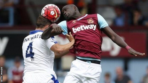 Leicester's Danny Drinkwater and West Ham midfielder Cheikhou Kouyate