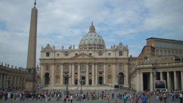 Vista geral da Praça São Pedro, Vaticano.