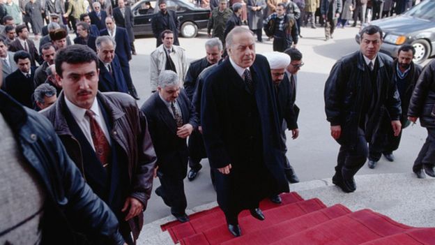1990-cı il Bakıda baş verən 20 yanvar hadisələrindən sonra Heydər Əliyev ölkəyə qayıdır və yenidən siyasi fəaliyyətə başlayır