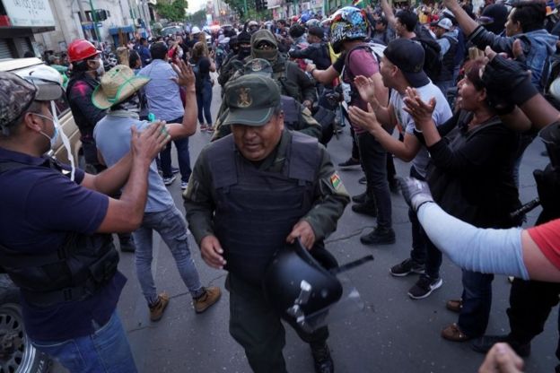 Policías amotinados en Cochabamba