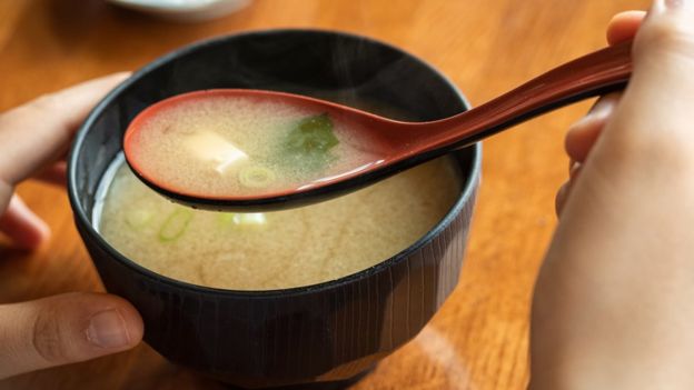 Sopa japonesa.