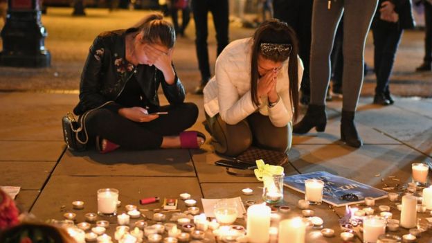 Homenaje a las víctimas en Manchester