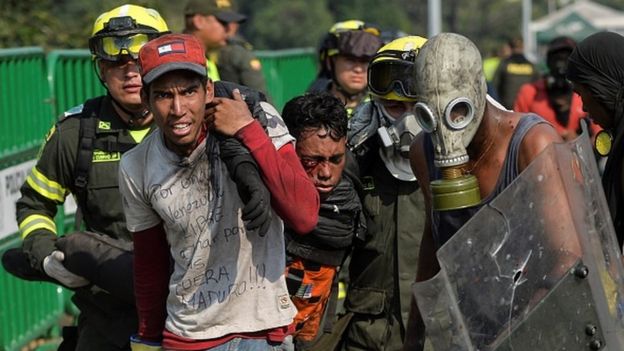 Manifestantes em Venezuela