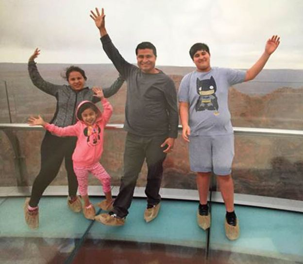 Alcides Moreno y su familia
