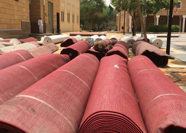 Suudi Arabistan'da Trump için hazırlanan kırmızı halılar