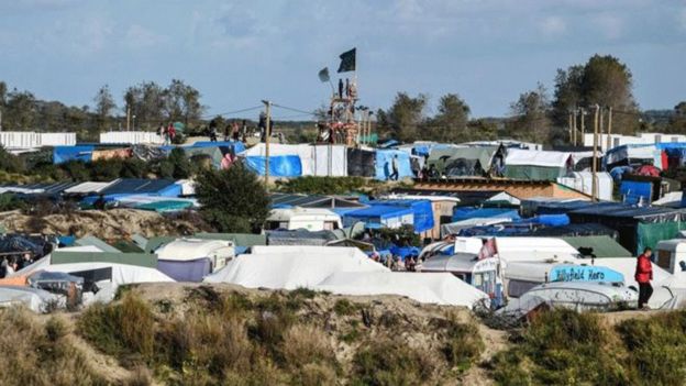 Béatrice quedó impactada por las condiciones en La Jungla y ayudó a su amante y a dos migrantes más a escapar hacia el Reino Unido.