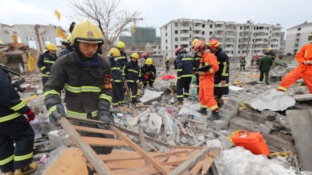 انفجار ضخم يهز مدينة نينغبو شرقي الصين _98939978_hi043222091