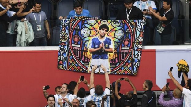 Maradona được các cổ động viên Argentina tôn kính