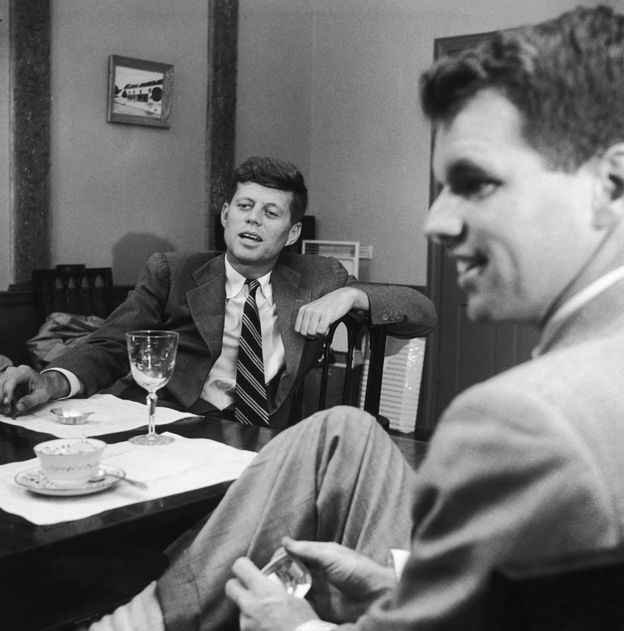 John F. Kennedy y Robert Kennedy.