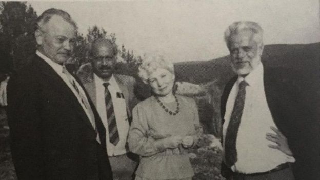 1990களின் ஆரம்பத்தில் ரஷ்ய விஞ்ஞானிகளுடன் திரு. நாராயணன் (வலது)