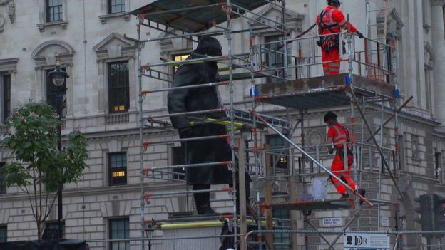 Churchill's statue being uncovered