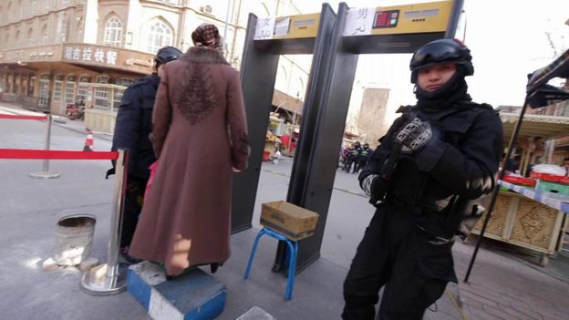 Operativo de seguridad en Xinjiang