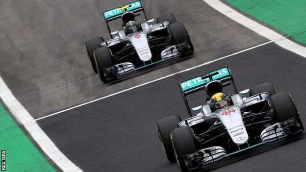 Hamilton leads Rosberg
