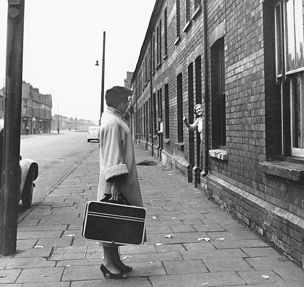 Shirley Bassey, who sang in the local pubs and clubs, says goodbye to mother as she heads back to London after a weekend home