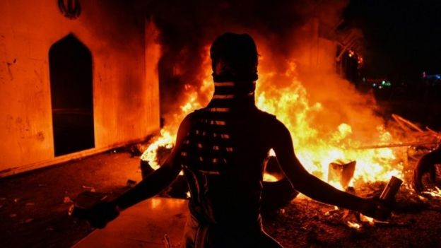 Iranian consulate burns in Najaf