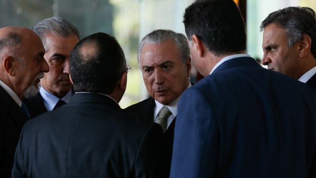 Michel Temer, Aécio Neves e outras lideranças do PSDB