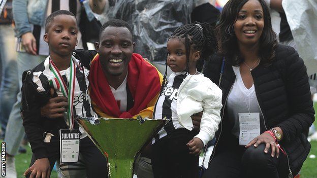Kwadwo Asamoah with the Serie A title in 2018