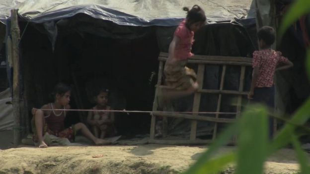Rohingya children playing