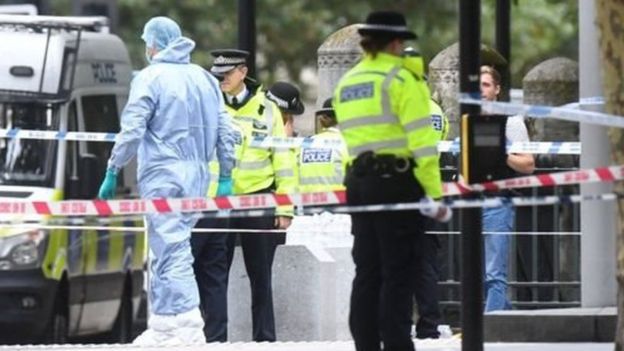 حادث التصادم خارج متحف وسط لندن غير مرتبط بالإرهاب _98218498_8307c854-2b1f-4db6-9f61-bbc9c1766517