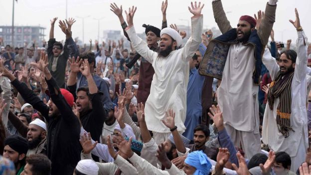 போராட்டக்காரர்கள்