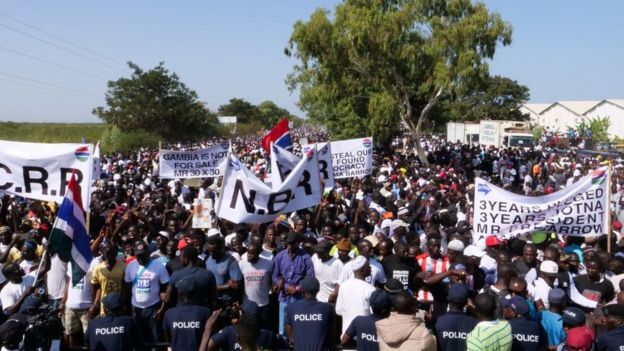 Les manifestants lors de leur sortie le 16 décembre 2019 à Banjul, la capitale.