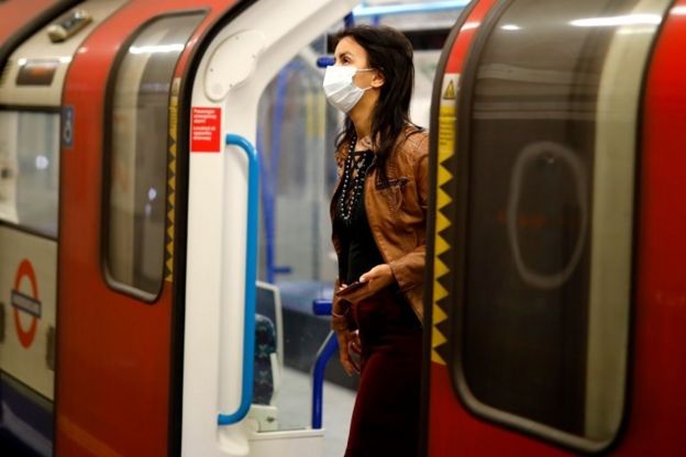 Пассажирка в лондонском метро