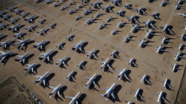 "Cementerio" de aviones en Victorville, California
