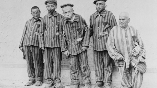 Prisioneiros judeus em Buchenwald, após a Noite dos Cristais