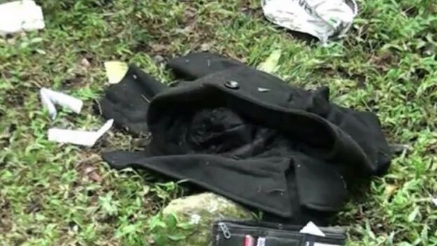 Objetos encontrados por la policía próximas a los cuerpos